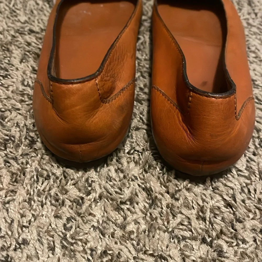 Gucci Brown Leather Flats with Gold Logo - Picture 10 of 12